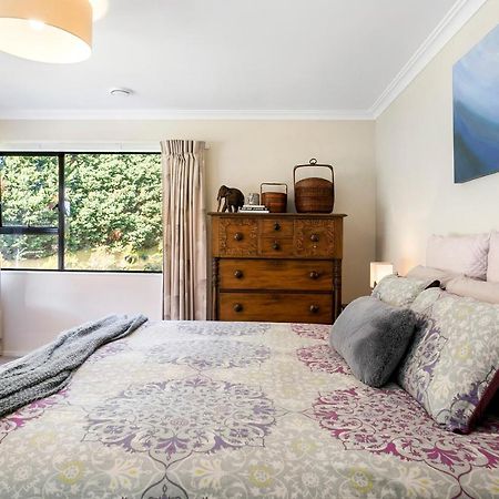 Lupin Lodge Bed & Breakfast Taupo Exterior photo