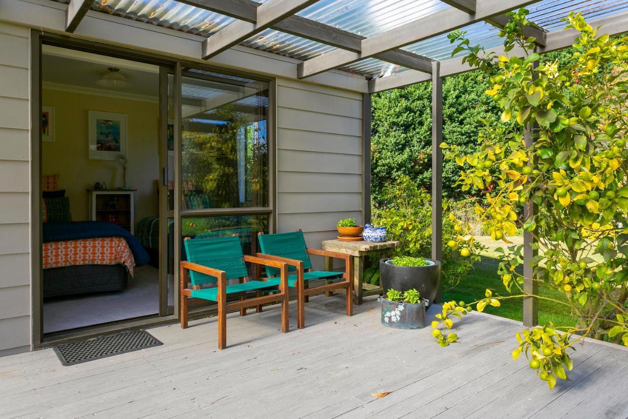 Lupin Lodge Bed & Breakfast Taupo Exterior photo