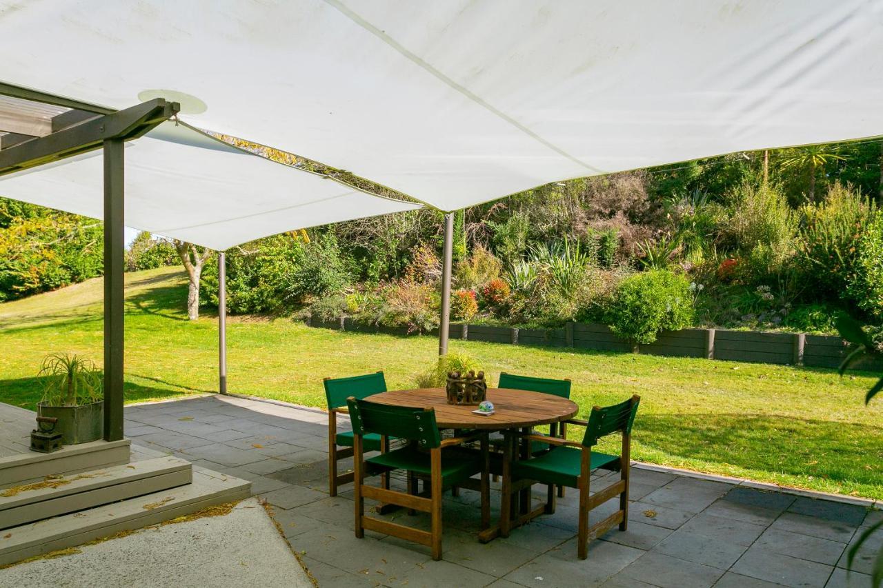 Lupin Lodge Bed & Breakfast Taupo Exterior photo